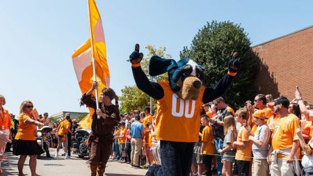 Tennessee+Volunteers+Smokey+mascot